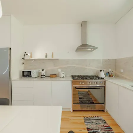 Modern By Hosty